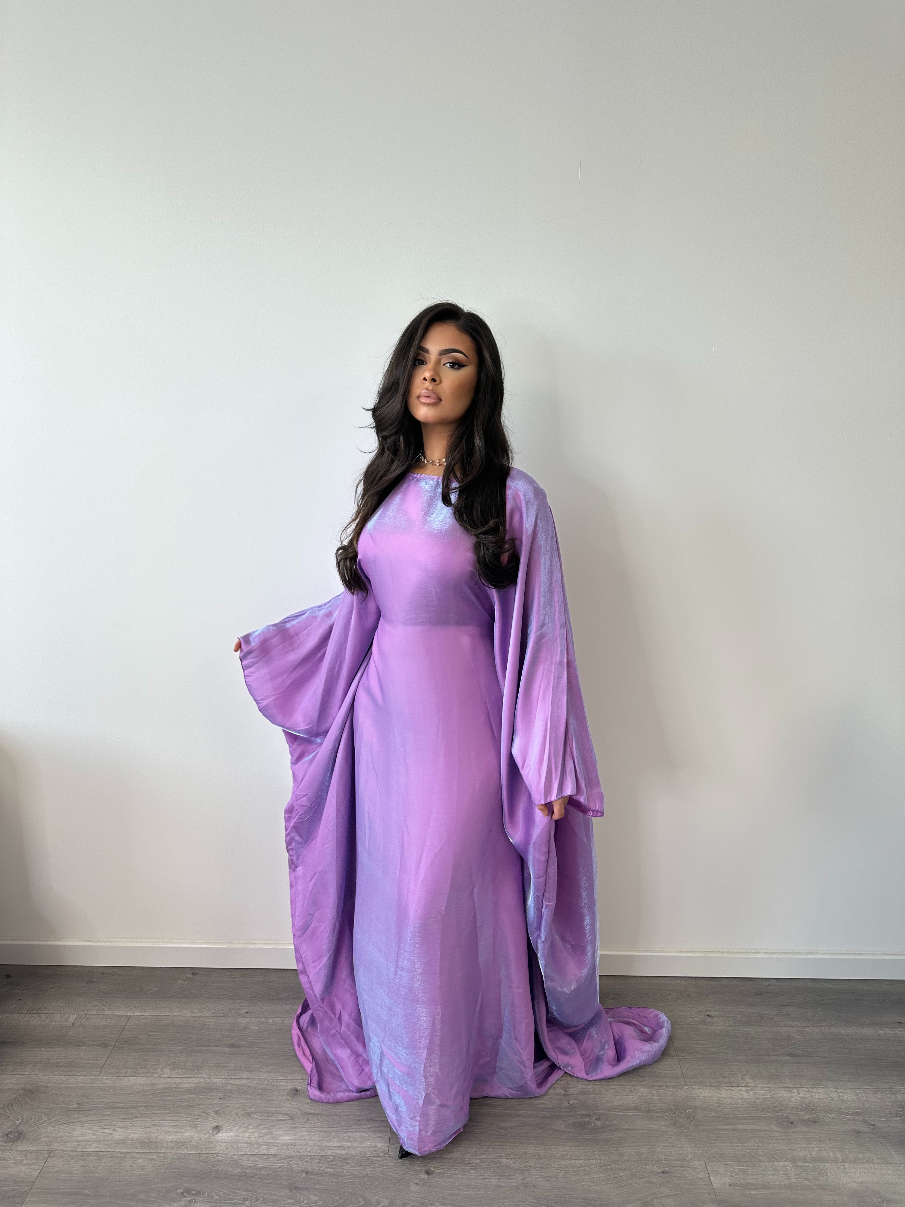 Violet Lace Roberta