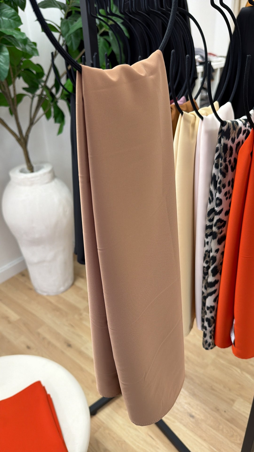 Carré de soie camel