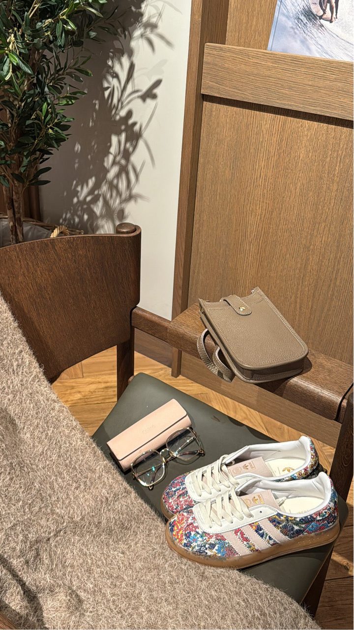 Pochette taupe 100% cuir