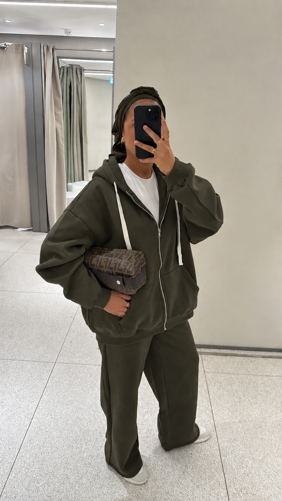 Ensemble jogging kaki