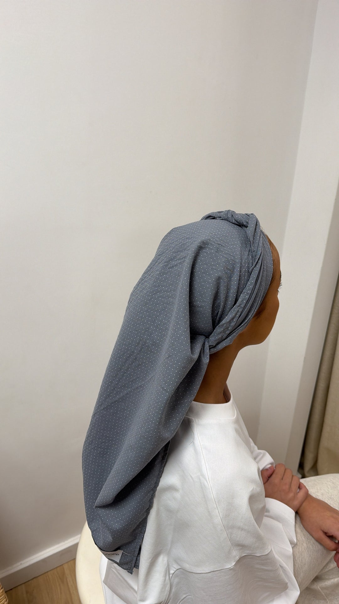 Carré en coton à points gris – édition limitée